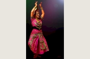 GLÜCKSZEREMONIE mit indischer Tanzkunst