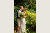 Einfühlsame, stimmungsvolle und natürliche Hochzeitfotografie