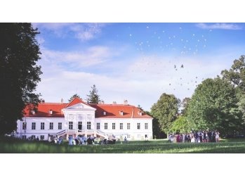 Schloss Miller-Aichholz oder Orangerie, Europahaus Wien in Wien